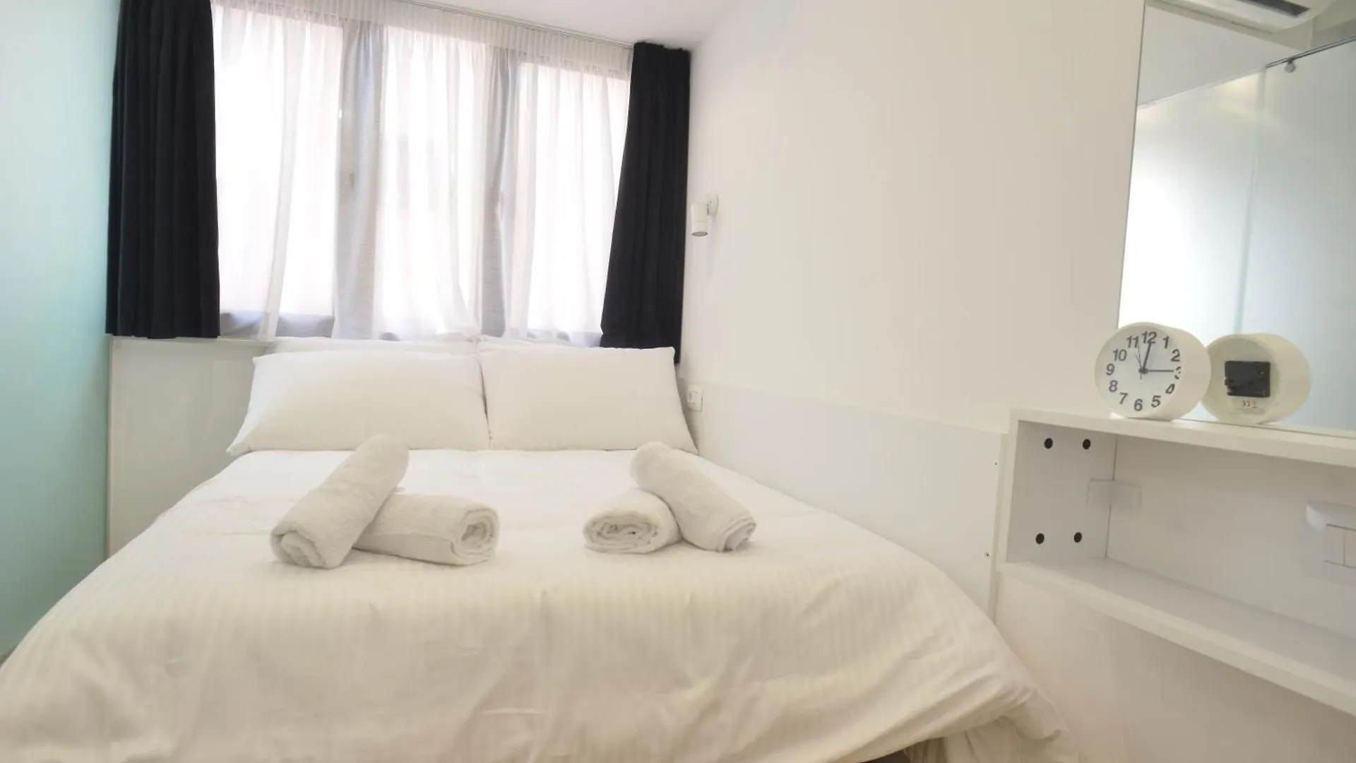 Central Studio Premium Tirana 0*,  Albánie
